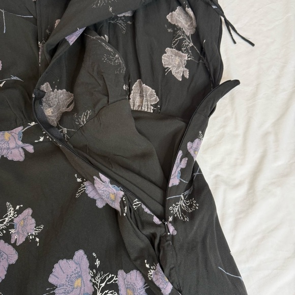 Free People Black Purple Floral Mini Dress Size 4 Deep VNeck Flutter Sleeve Boho - Picture 6 of 11